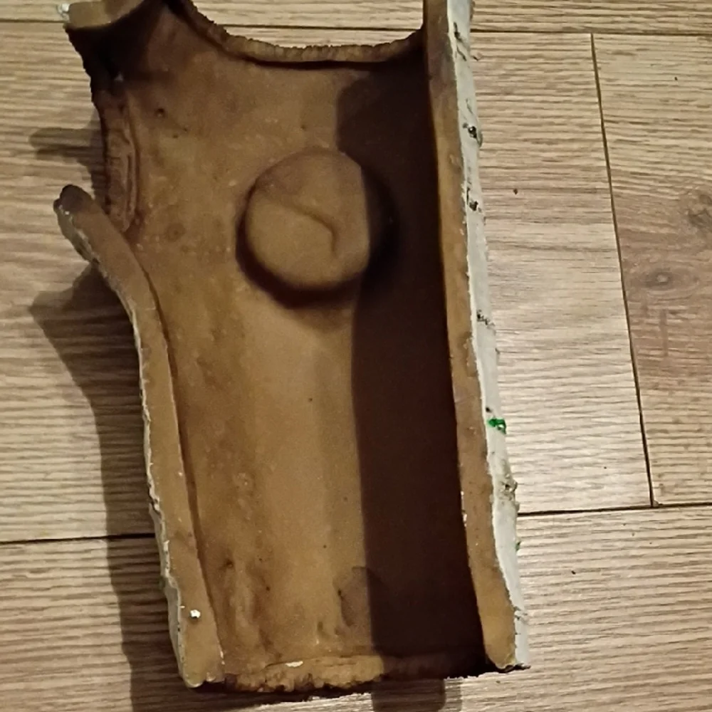 Natural Log Reptile Hide with Feeding Dish